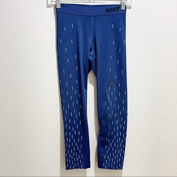 NIKE PRO DRI-FIT Linear Rain Printed Capri Tights - Picture 2 of 7